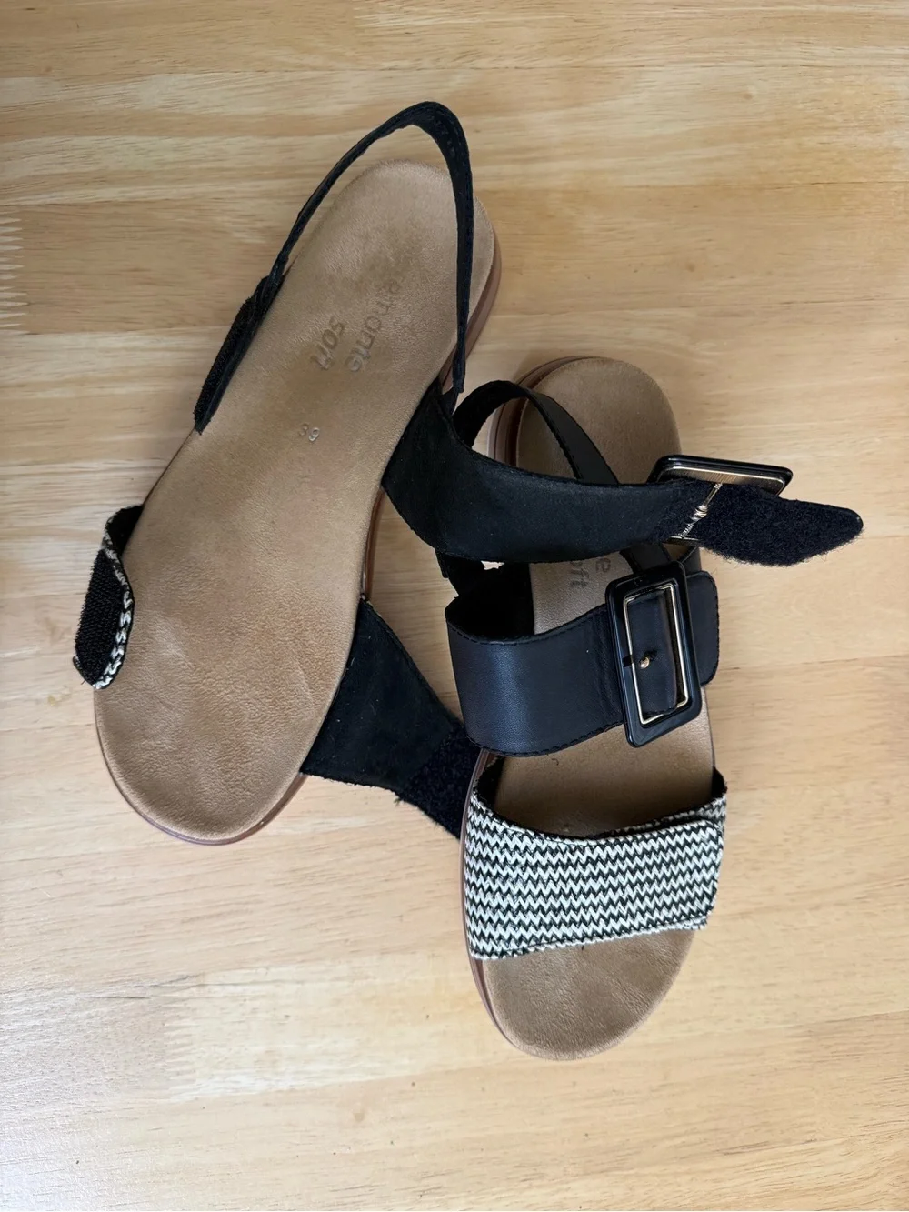 Remonte Black and Cream Zigzag Buckle Slide Sandals size 39